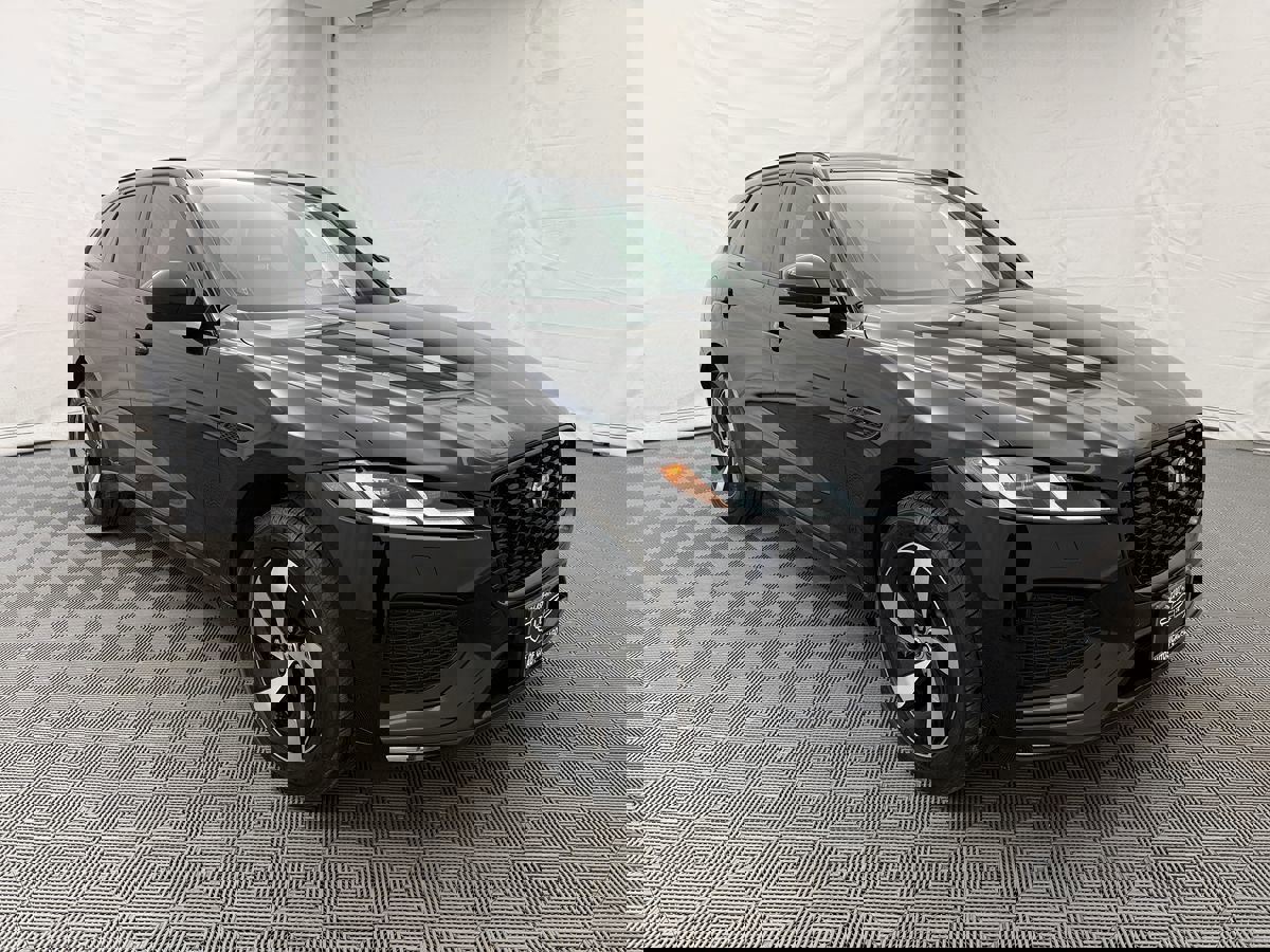 Used 2025 Jaguar F-PACE R-Dynamic S image 4