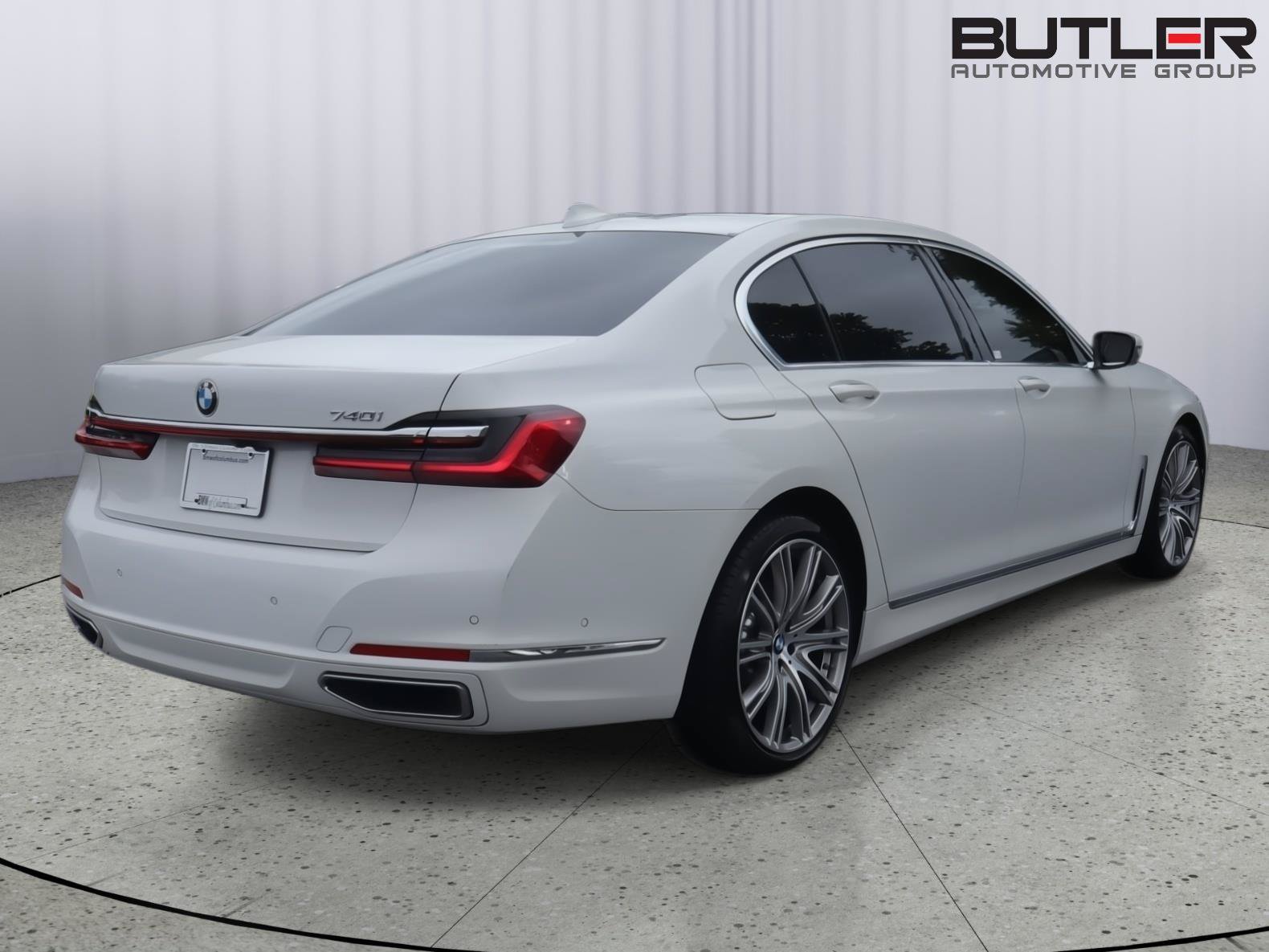 Used 2022 BMW 740i w/ Premium Package RWD image 6