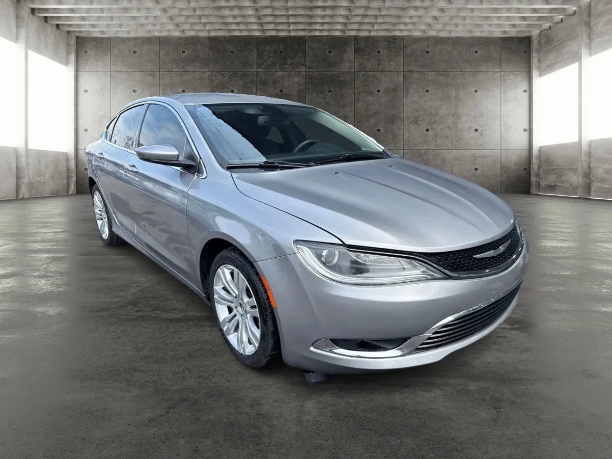 Used 2015 Chrysler 200 Limited w/ Comfort Group image 1
