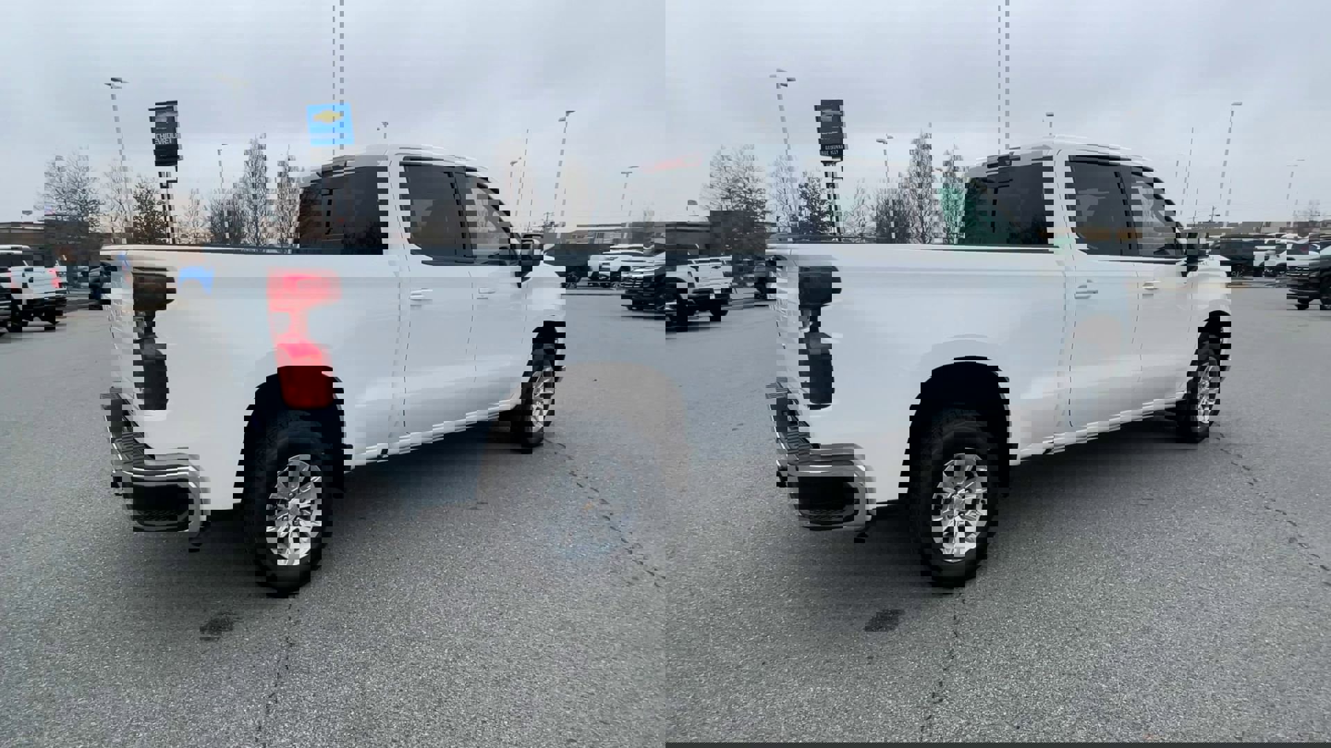 New 2025 Chevrolet Silverado 1500 LT w/ Convenience Package II image 44