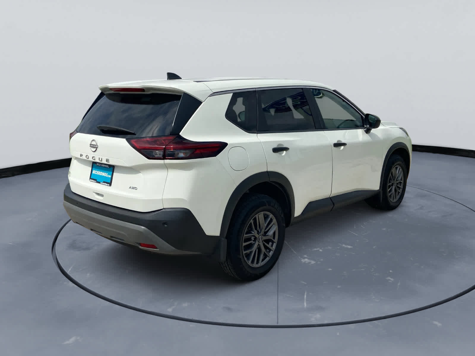Used 2023 Nissan Rogue S image 6
