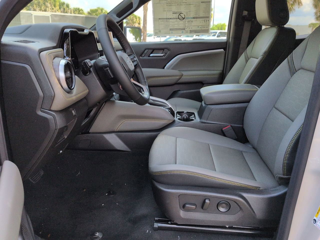 New 2026 Chevrolet Colorado ZR2 w/ Technology Package AWD/4WD image 19