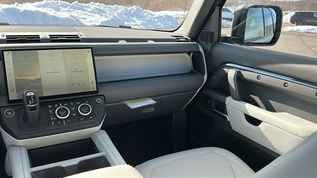 New 2026 Land Rover Defender 110 X-Dynamic SE image 23