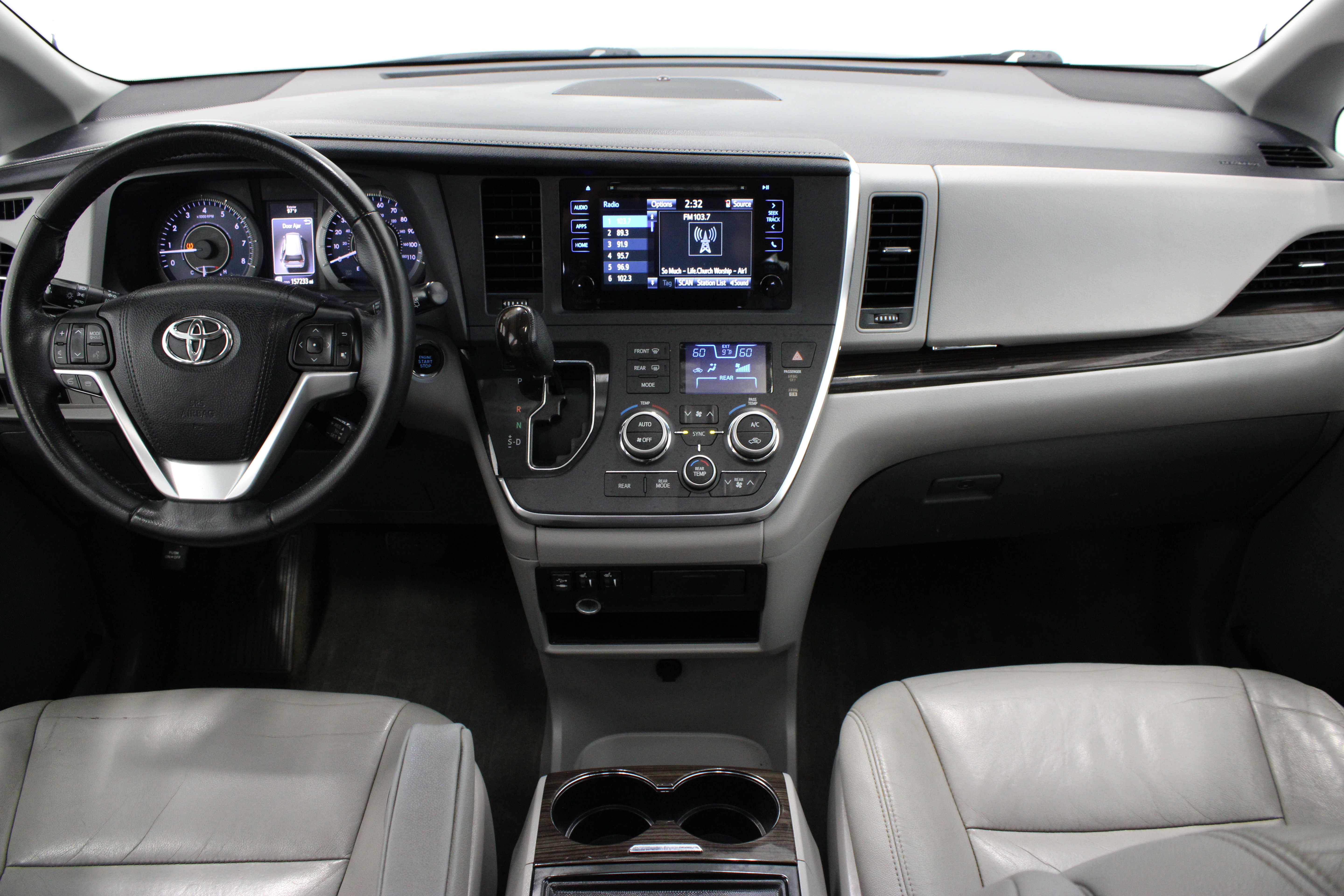 Used 2015 Toyota Sienna XLE AWD/4WD image 30