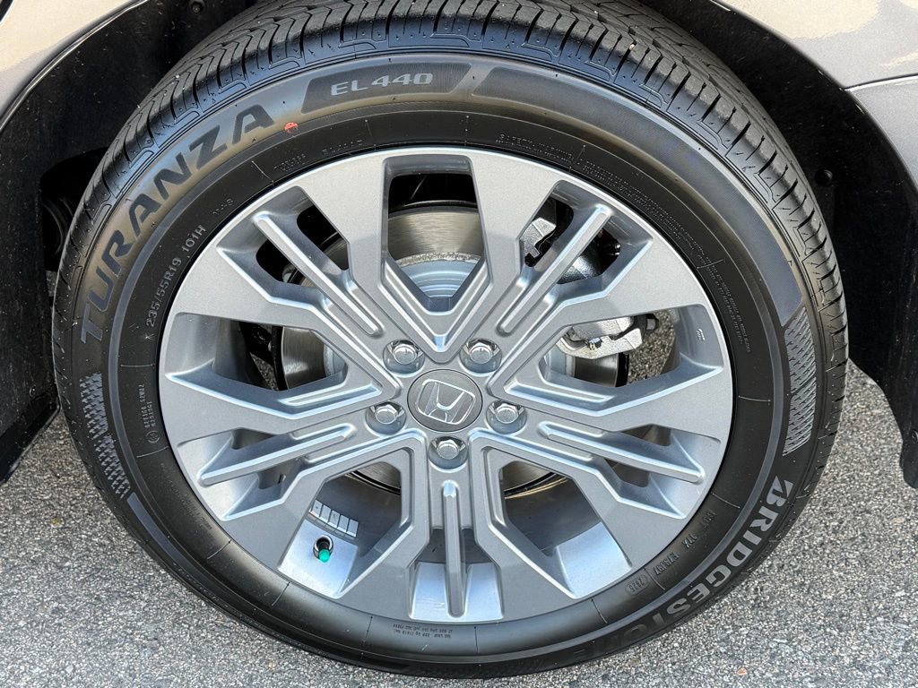 Certified 2026 Honda Odyssey Touring image 12