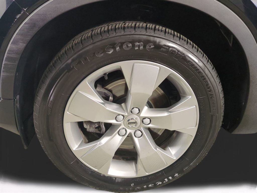 Used 2019 Volvo XC40 T5 R-Design image 11