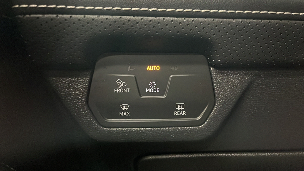 Used 2024 Volkswagen Atlas Cross Sport SEL R-Line AWD/4WD image 34