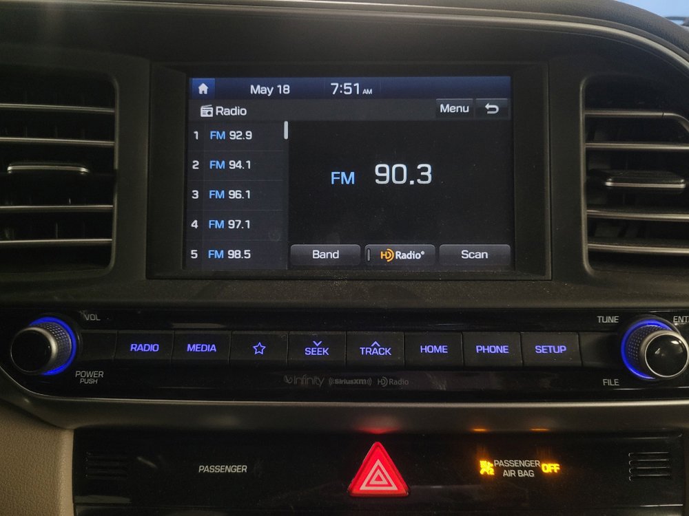 Used 2019 Hyundai Elantra Limited FWD image 25