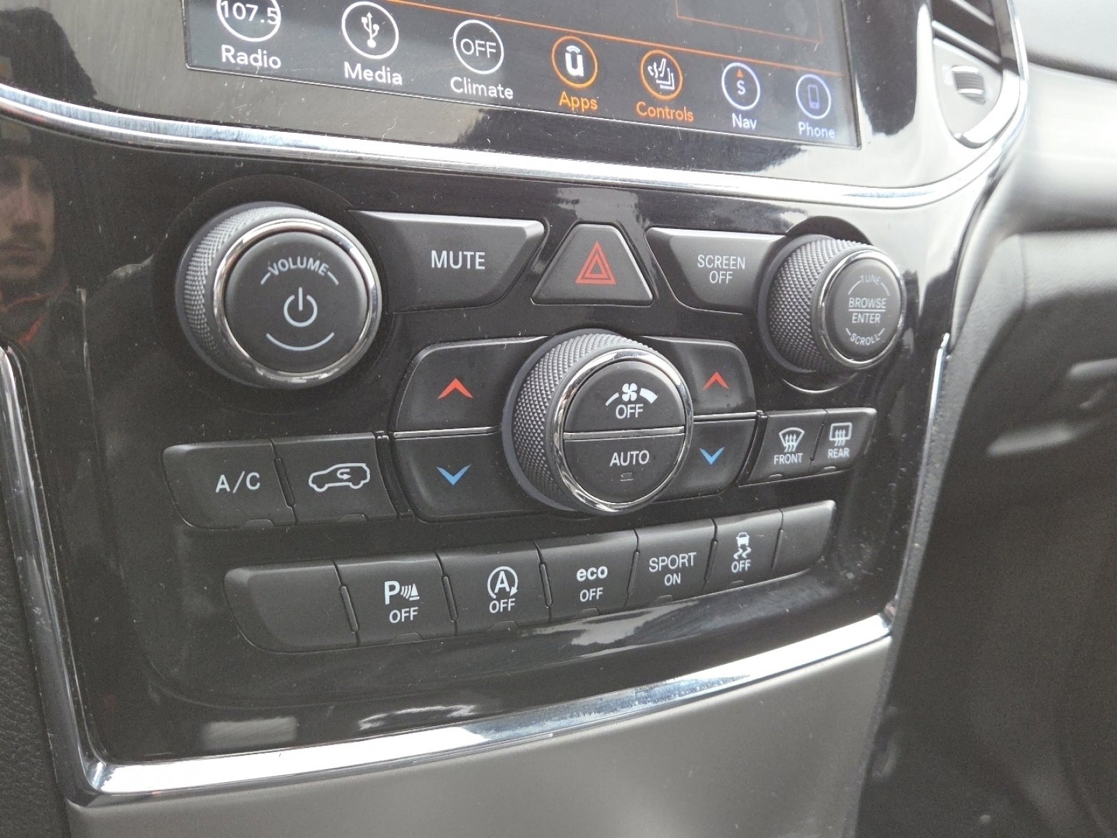 Used 2019 Jeep Grand Cherokee Altitude image 30