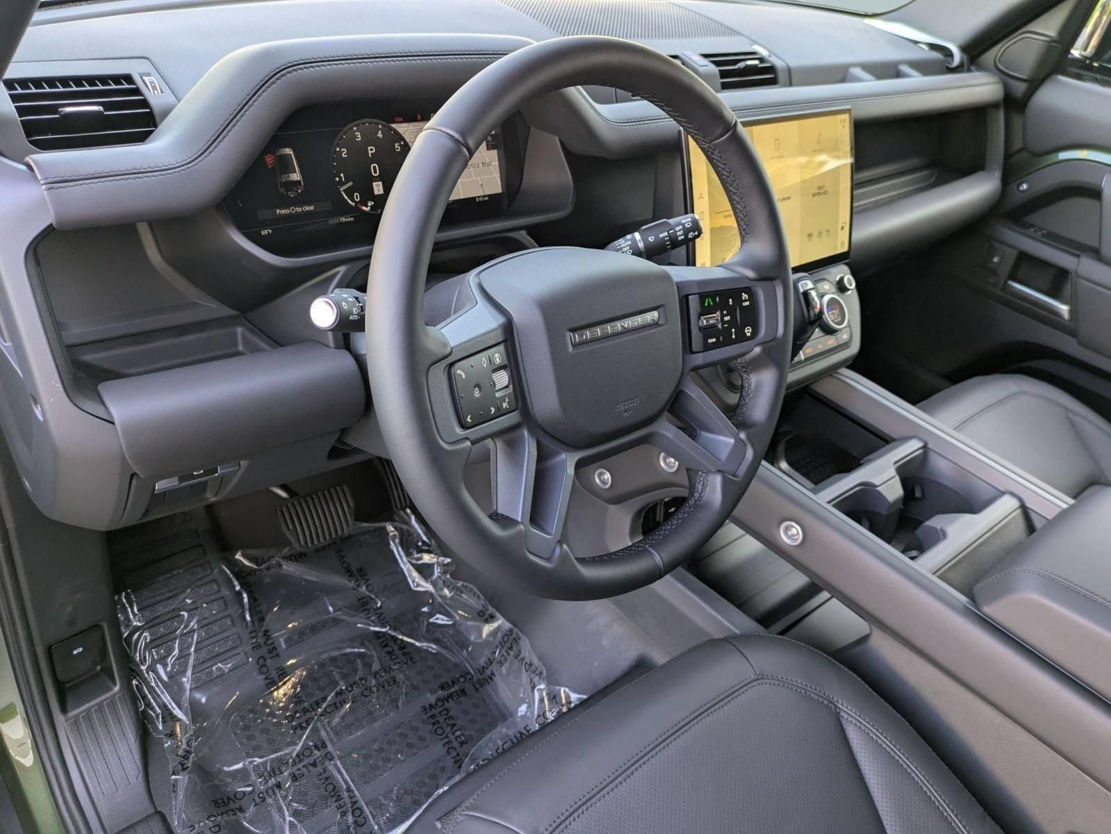 New 2026 Land Rover Defender 130 X-Dynamic SE AWD/4WD image 16