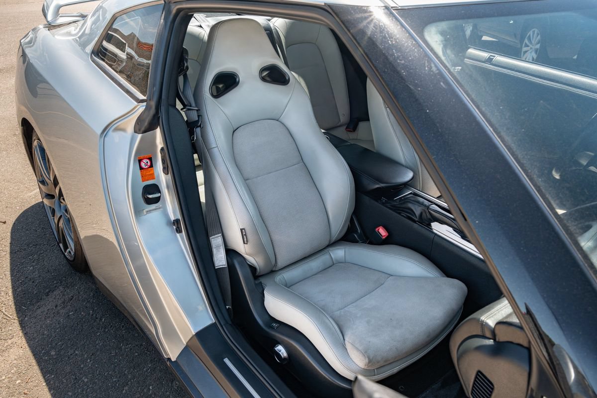 Used 2009 Nissan GT-R Premium AWD/4WD image 22