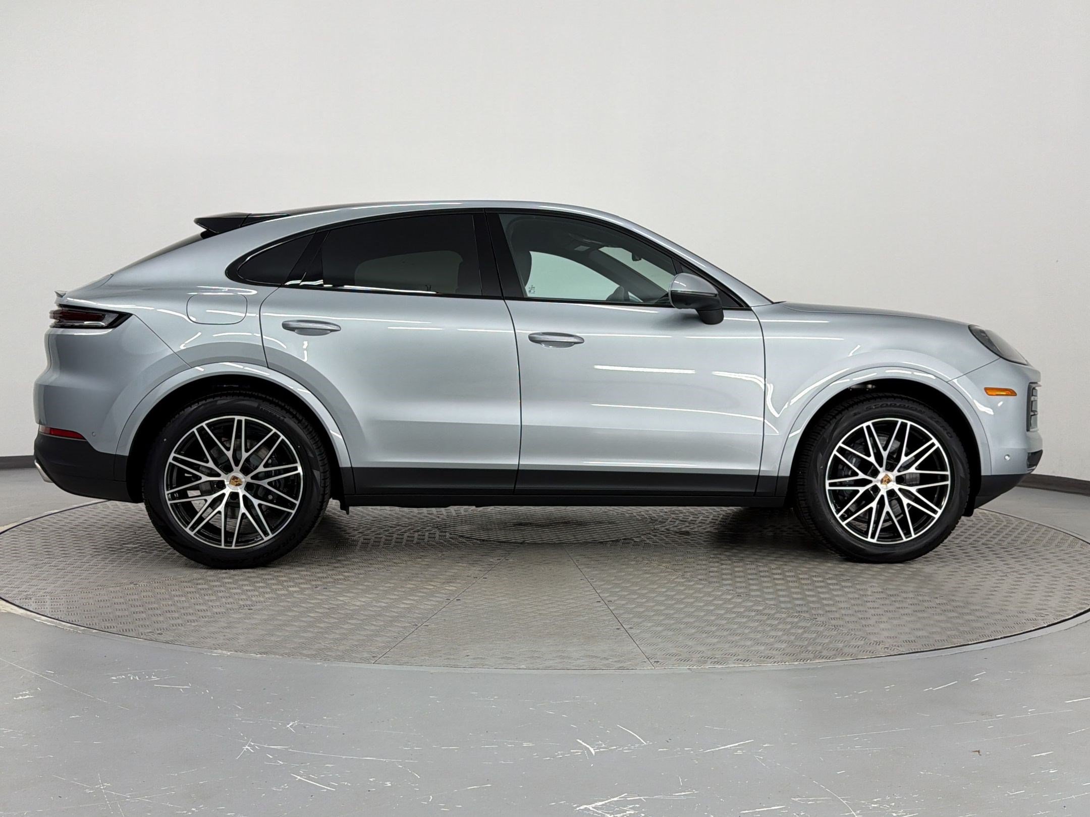 New 2026 Porsche Cayenne Coupe AWD/4WD image 8