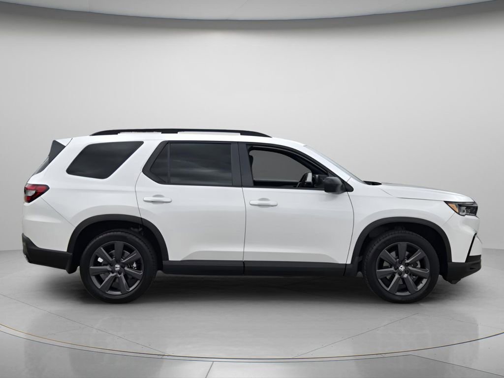 Certified 2025 Honda Pilot Sport image 3