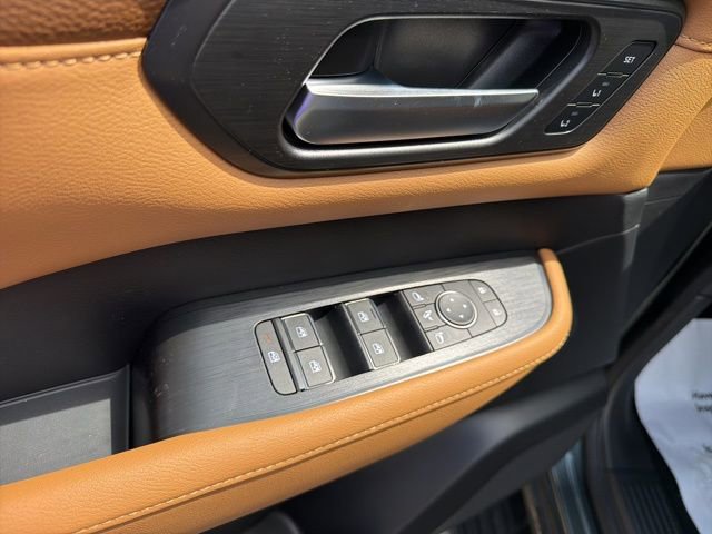 New 2026 Nissan Armada SL w/ Captain's Chari Seat Package image 11