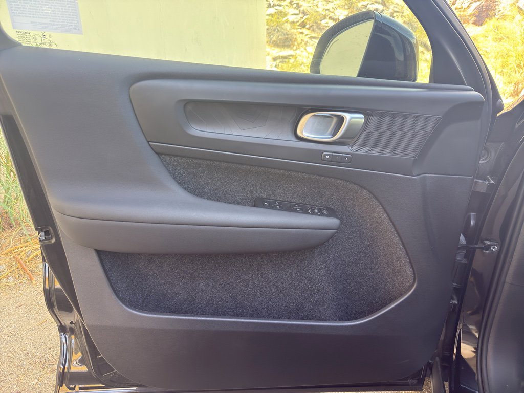 New 2025 Volvo EX40 Core w/ Climate Package AWD/4WD image 11