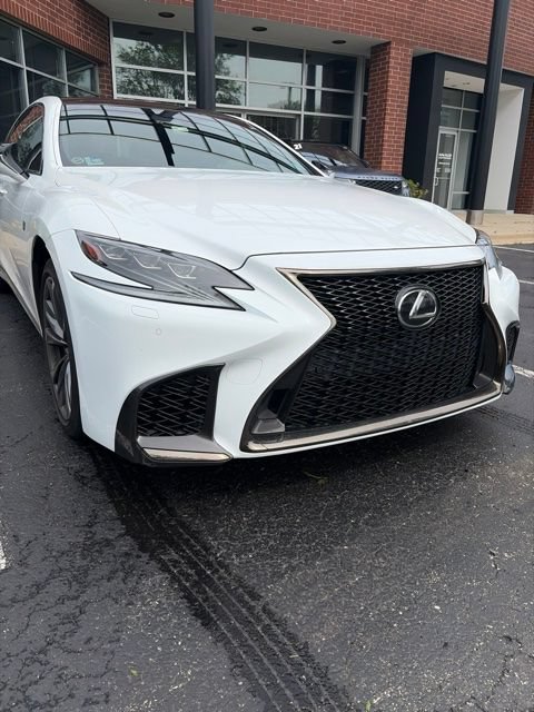 Used 2019 Lexus LS 500 F Sport w/ Accessory Package (Z2) AWD/4WD image 2