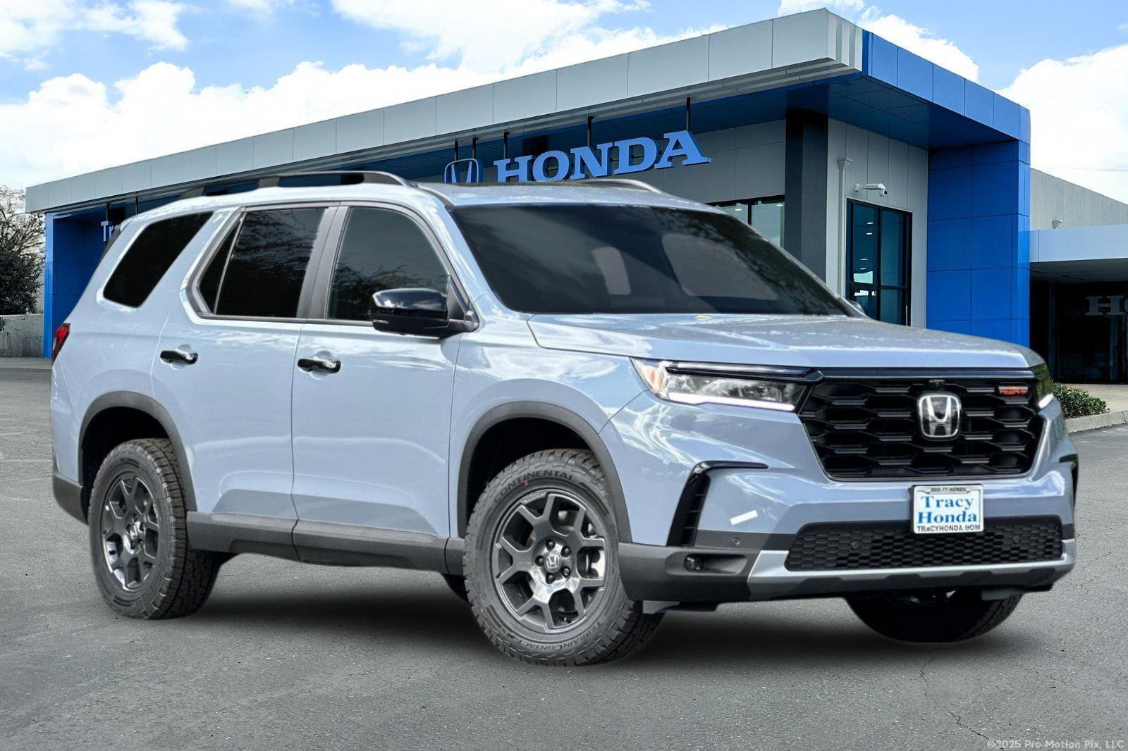 New 2025 Honda Pilot TrailSport image 2