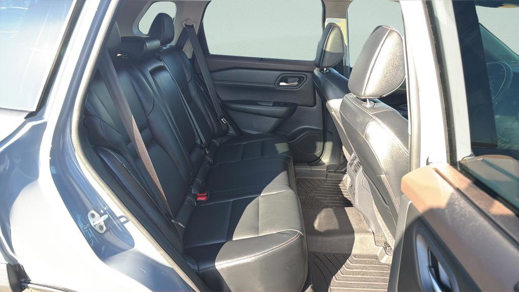 Used 2023 Nissan Rogue SL w/ SL Premium Package image 26