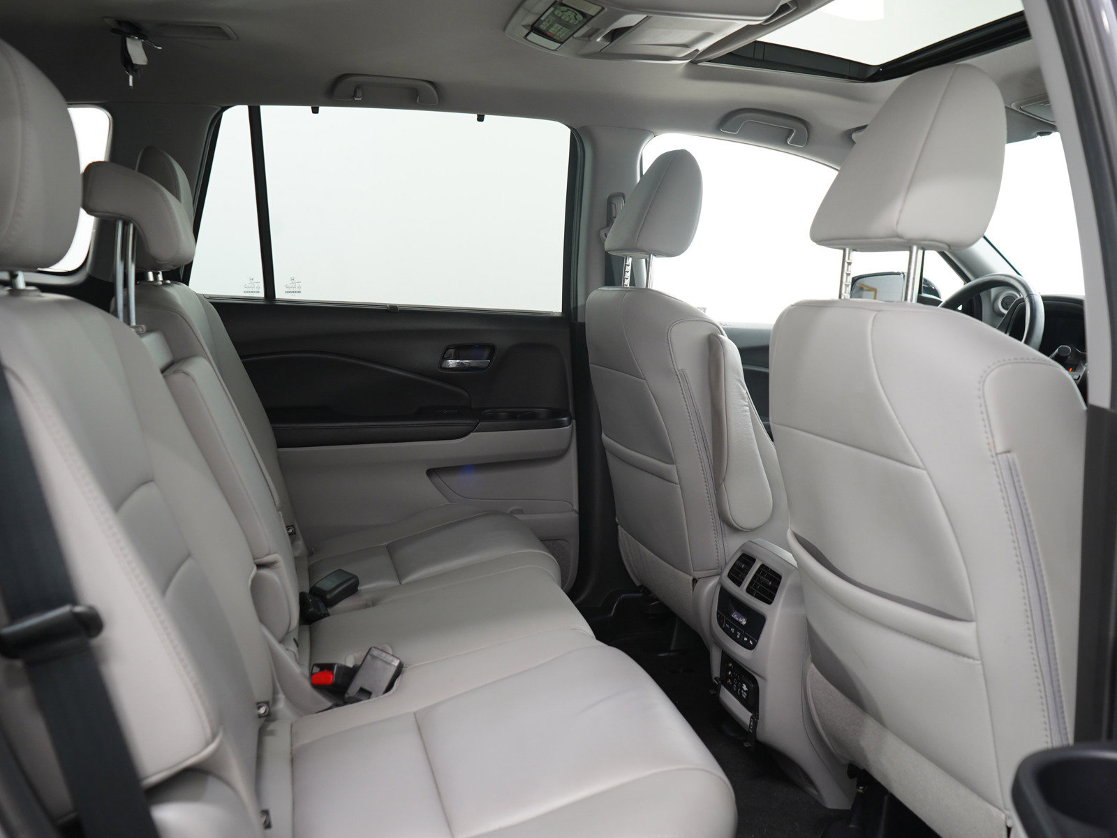 Used 2017 Honda Pilot Touring image 15