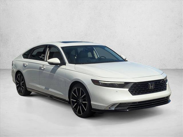 Used 2023 Honda Accord Touring image 3