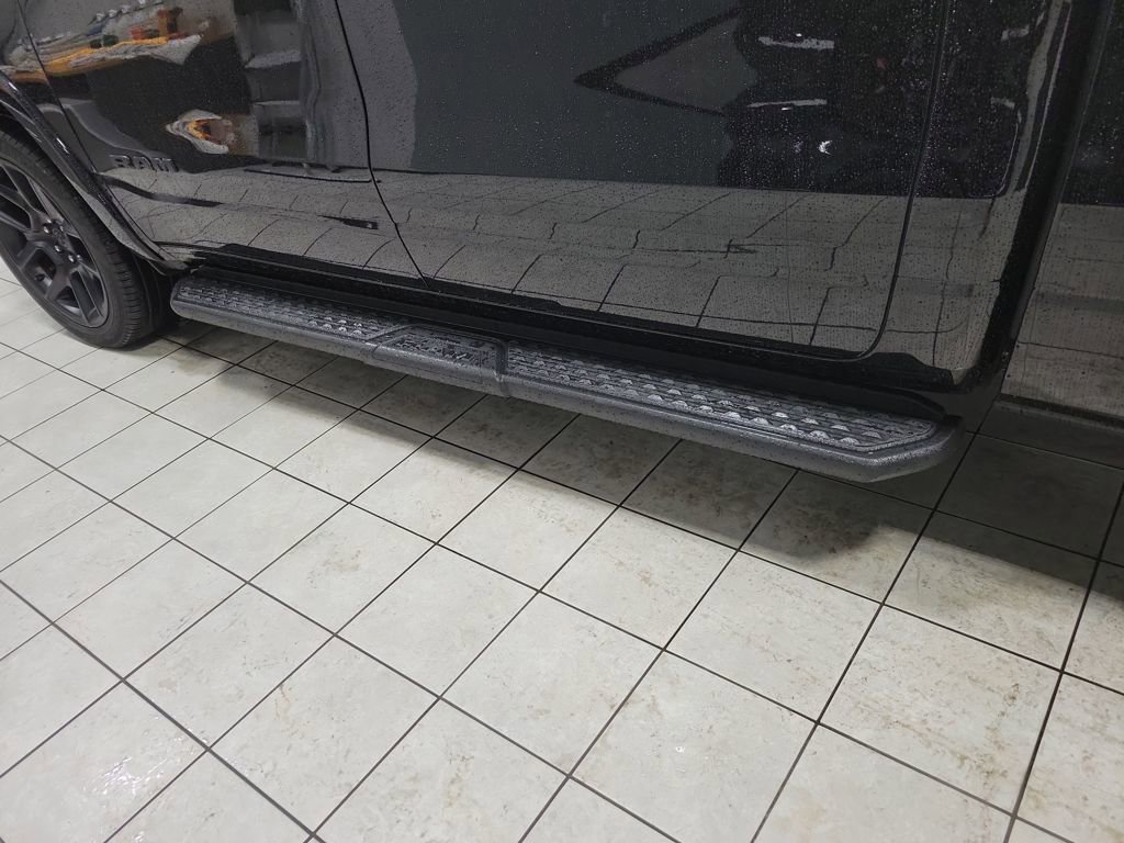 Used 2025 RAM 1500 Laramie w/ Night Edition image 31