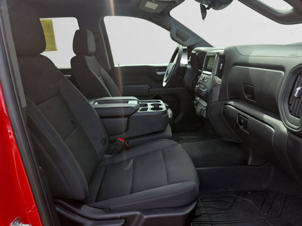 Used 2025 Chevrolet Silverado 1500 Custom Trail Boss w/ Dark Appearance Package AWD/4WD image 17