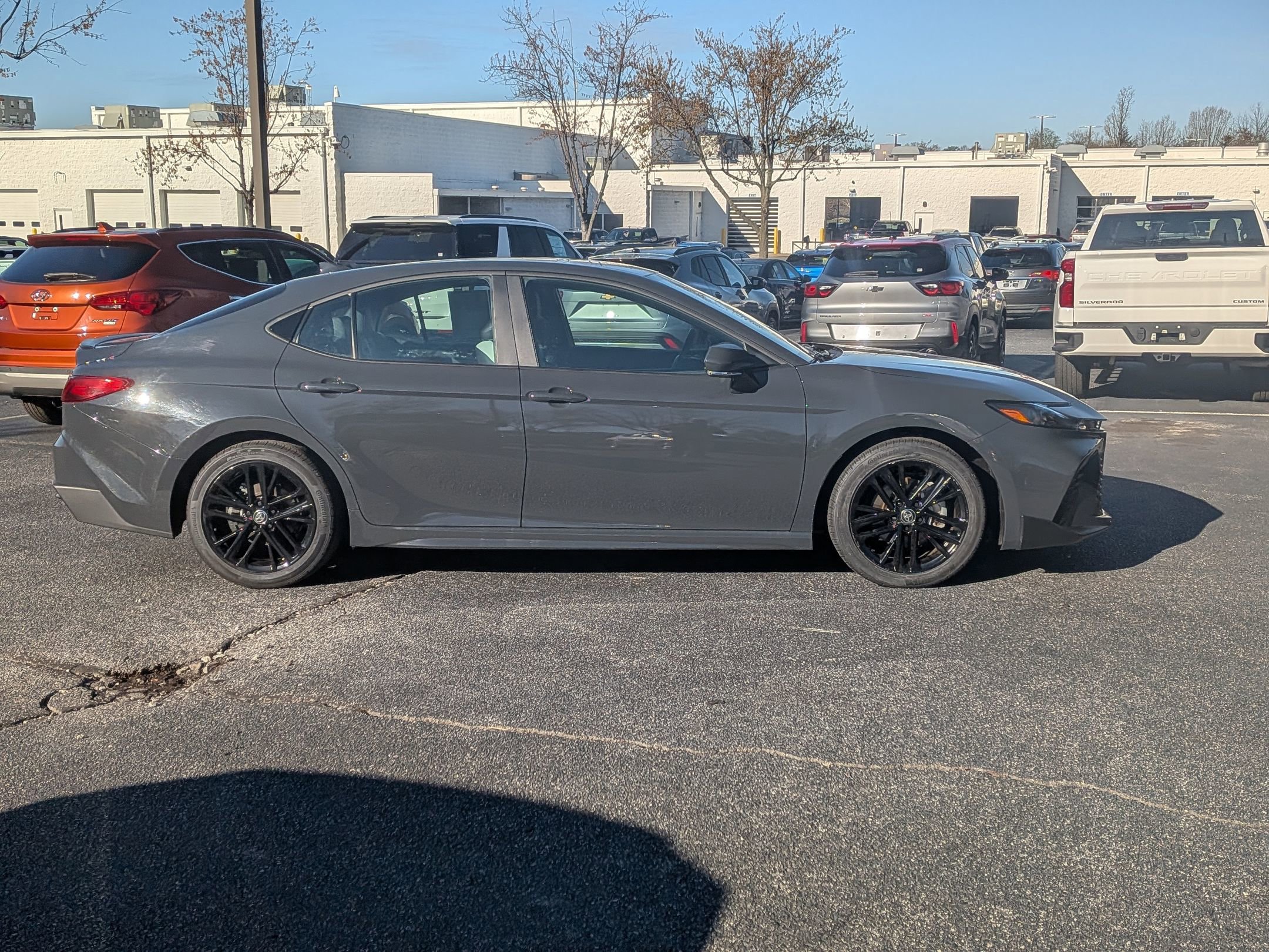 Used 2025 Toyota Camry SE image 10