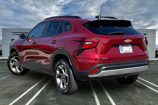 Used 2025 Chevrolet Trax LT w/ LT Convenience Package FWD image 10