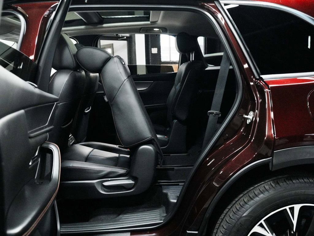 Used 2024 MAZDA CX-90 Plug-In Hybrid w/ Premium Pkg image 32