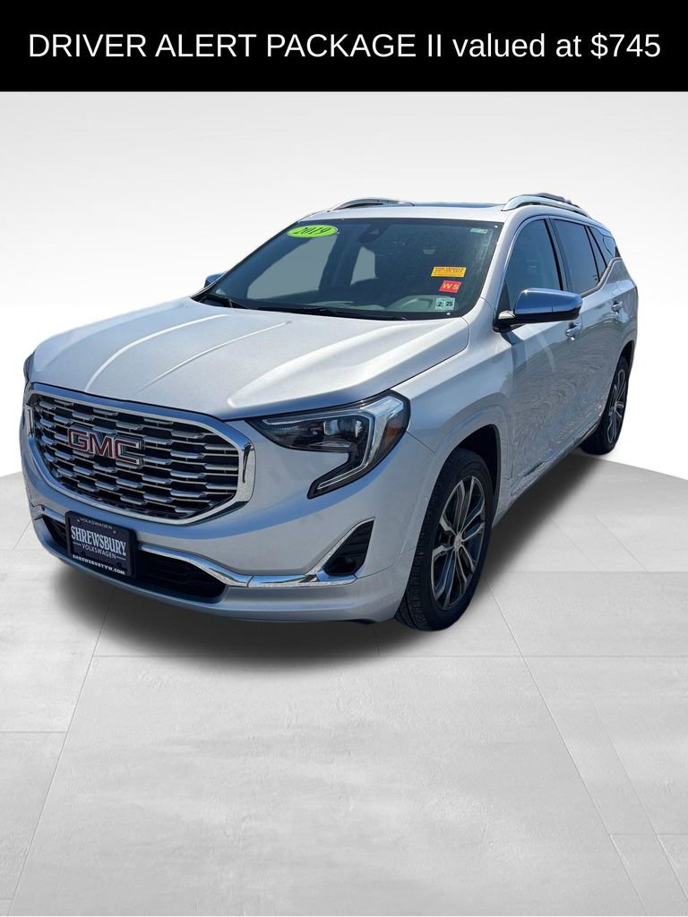 Used 2019 GMC Terrain Denali w/ Driver Alert Package II AWD/4WD image 3