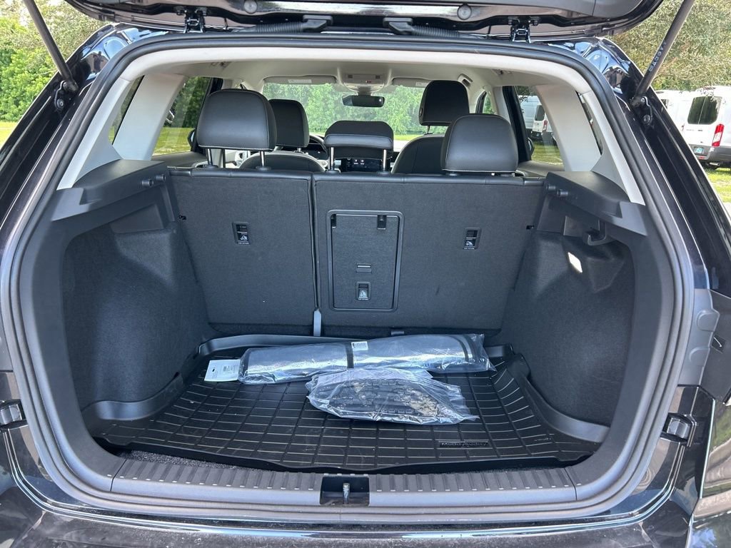 Certified 2025 Volkswagen Taos SE image 46