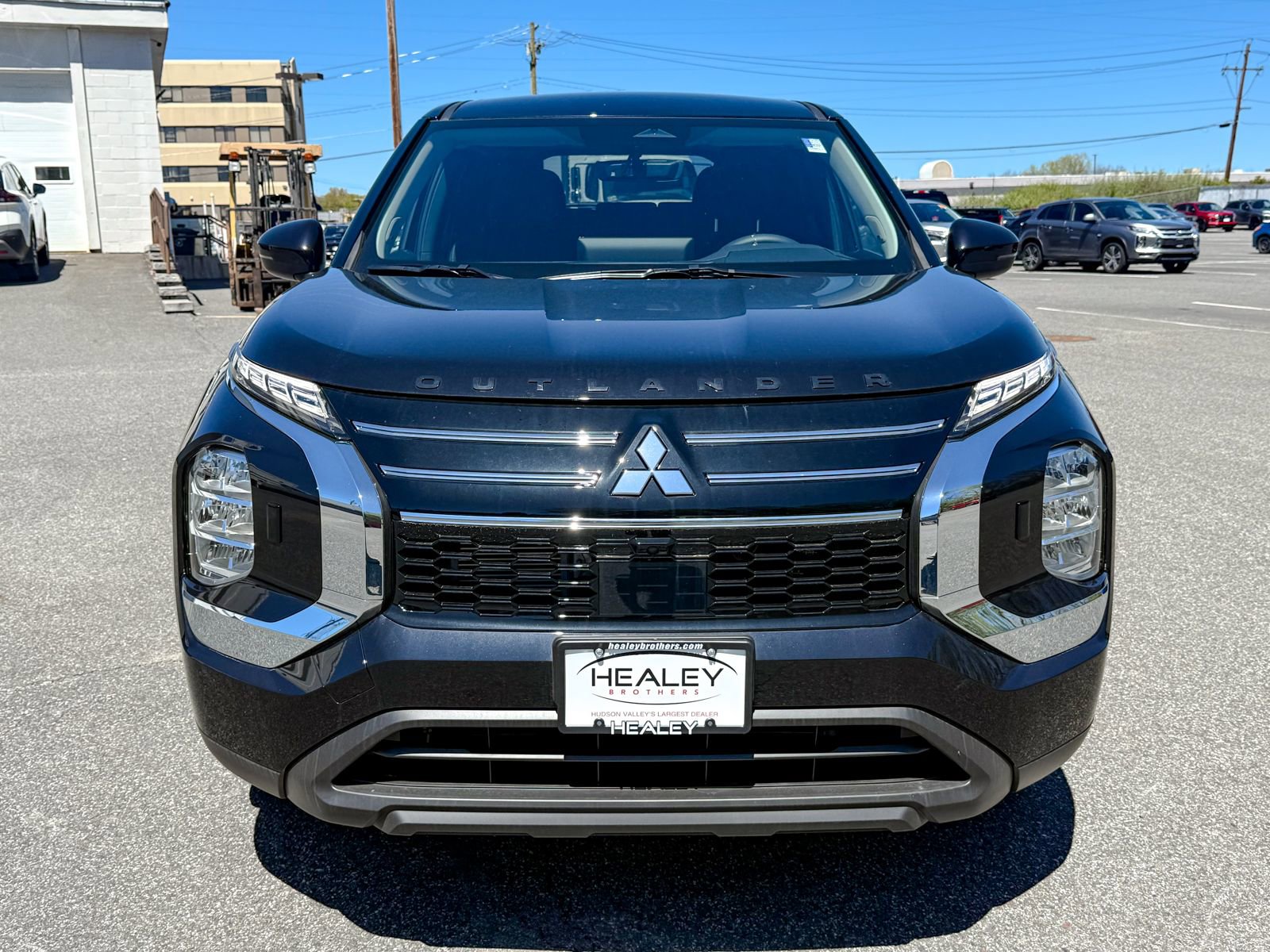 New 2026 Mitsubishi Outlander ES AWD/4WD image 2