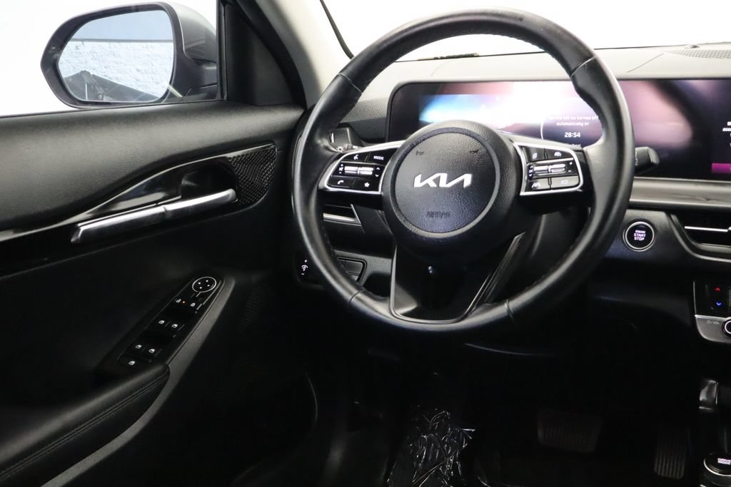 Used 2024 Kia Seltos EX FWD image 27
