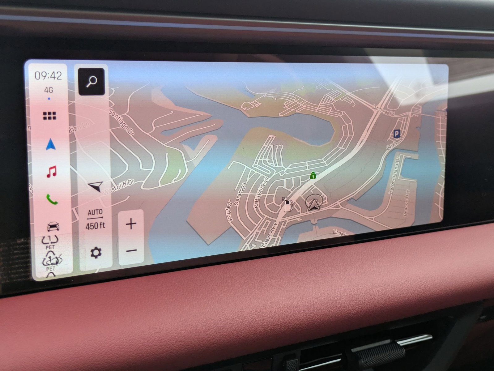 New 2025 Porsche Macan 4 Electric image 18