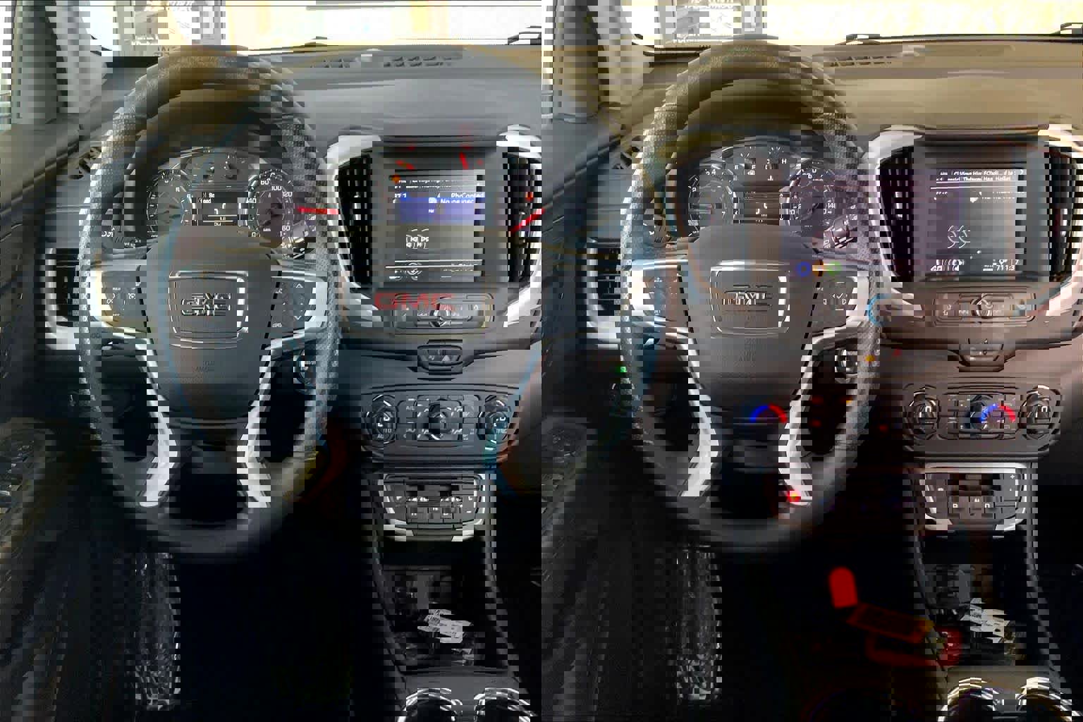 Used 2023 GMC Terrain SLE w/ Driver Convenience Package image 5