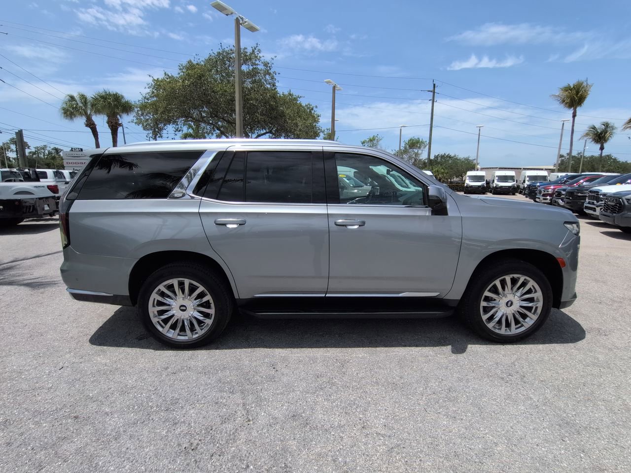 Used 2024 Cadillac Escalade Premium Luxury RWD image 4