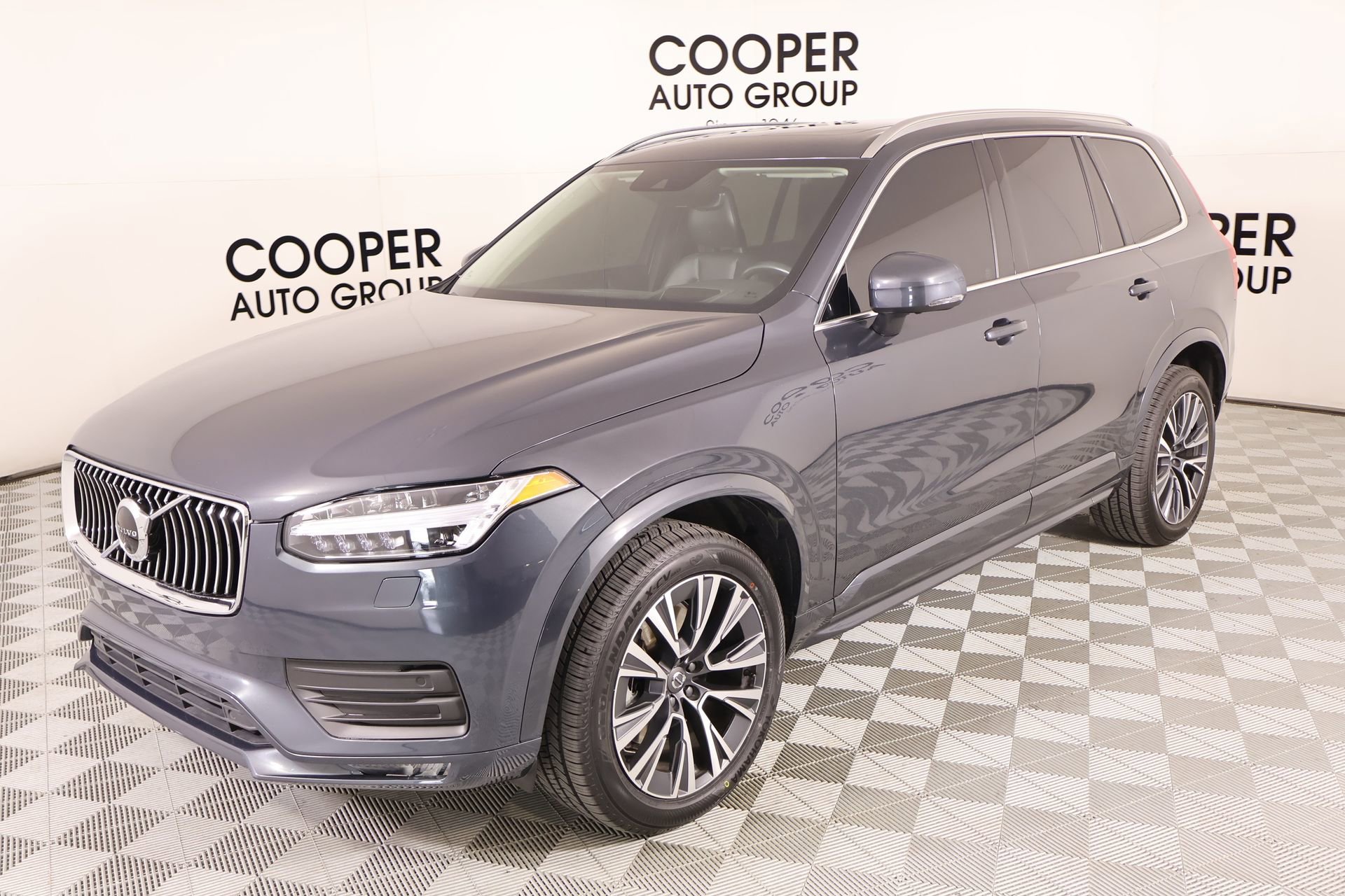 Used 2021 Volvo XC90 T5 Momentum w/ Advanced Package image 11