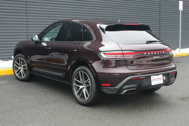 Certified 2025 Porsche Macan image 3