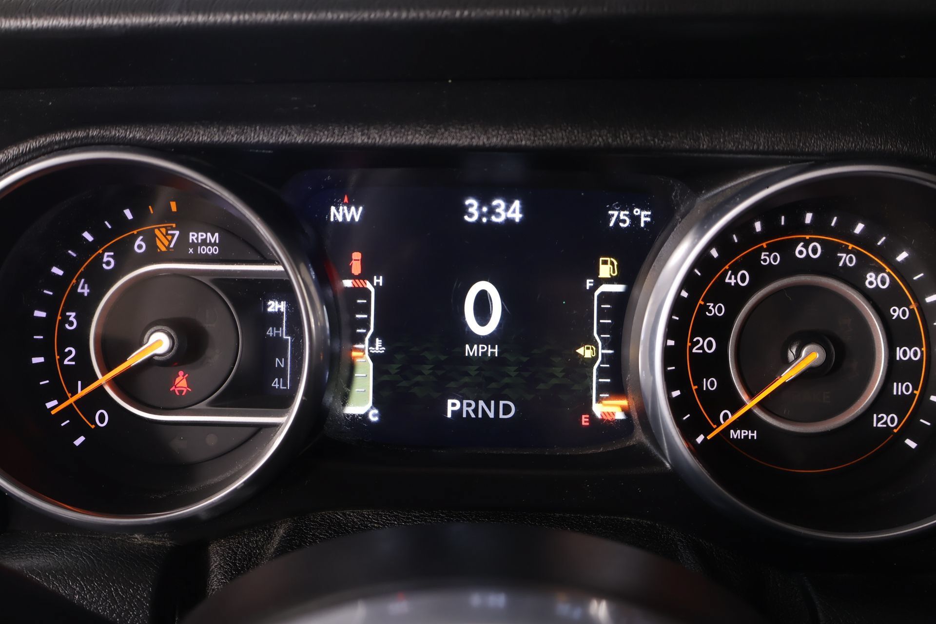 Used 2018 Jeep Wrangler Unlimited Sahara AWD/4WD image 4