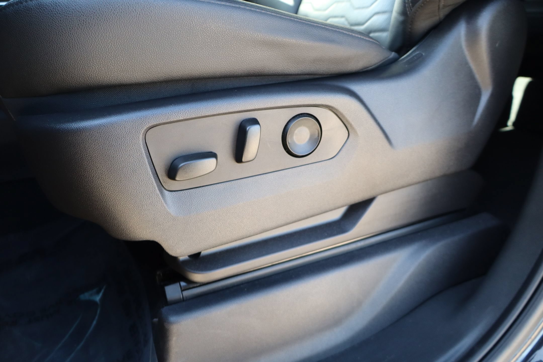 Used 2023 Chevrolet Silverado 1500 ZR2 AWD/4WD image 14
