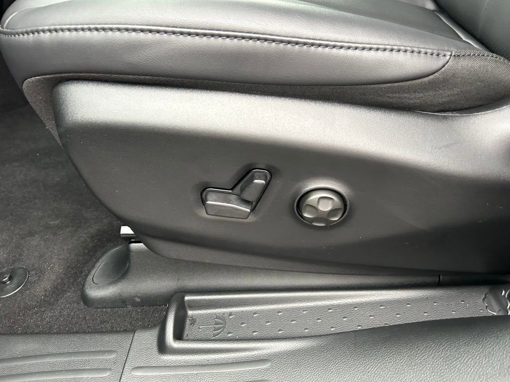 New 2026 Chrysler Voyager LX image 23