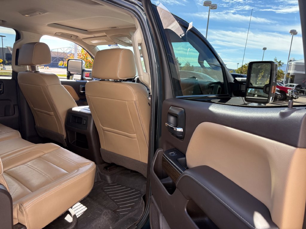 Used 2019 GMC Sierra 2500 Denali w/ Duramax Plus Package AWD/4WD image 27