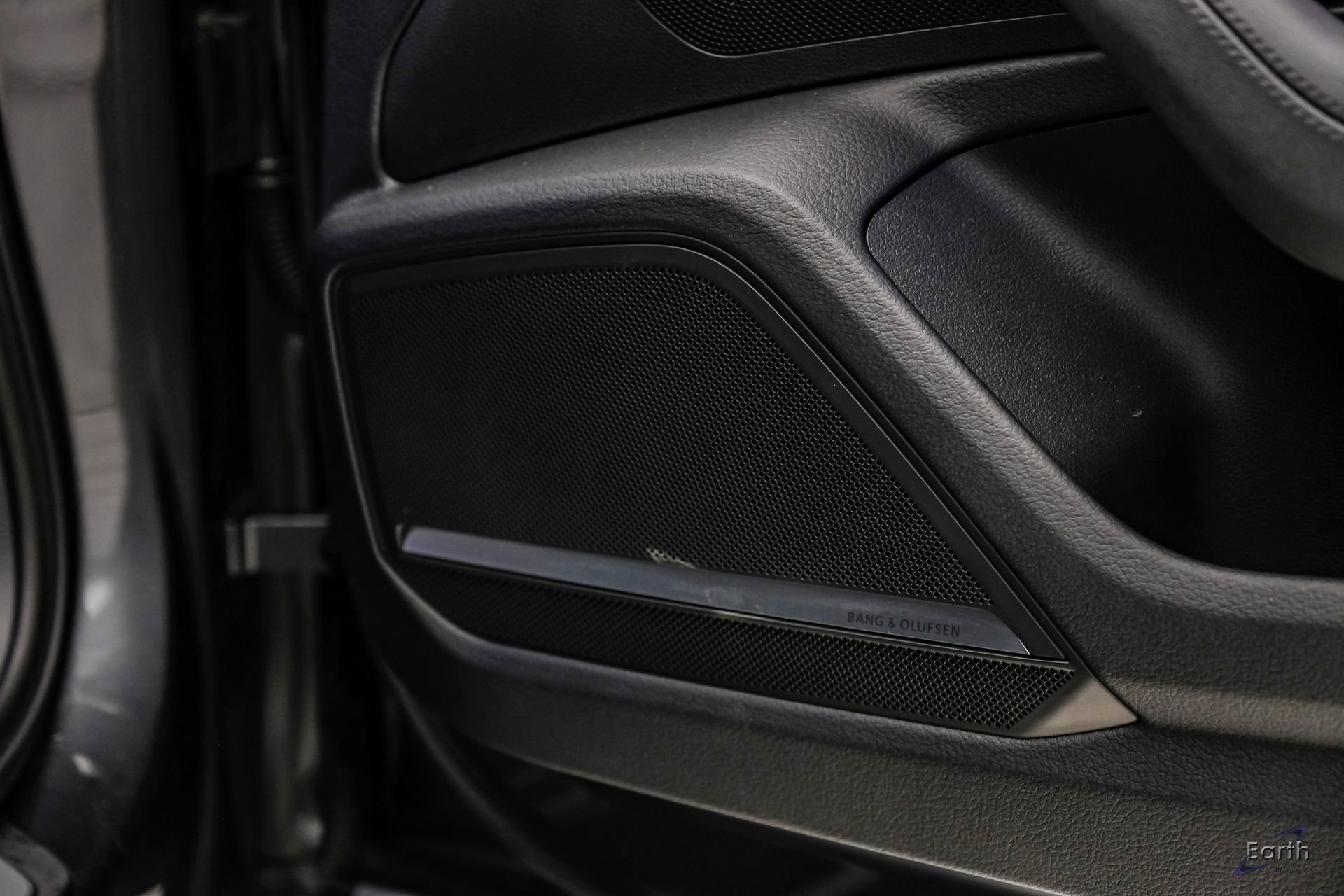 Used 2023 Audi RS 6 w/ Black Optic Package image 99