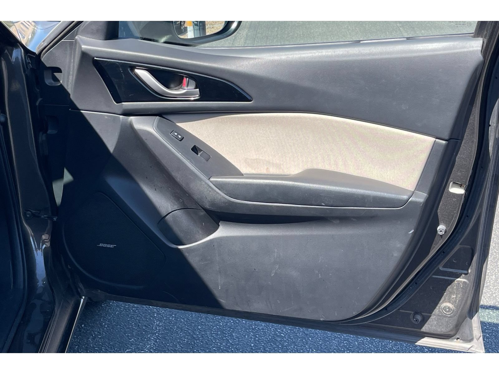 Used 2016 MAZDA MAZDA3 i Touring w/ Popular Equipment Package FWD image 21