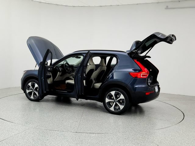 New 2026 Volvo XC40 B4 Plus w/ Climate Package FWD image 12