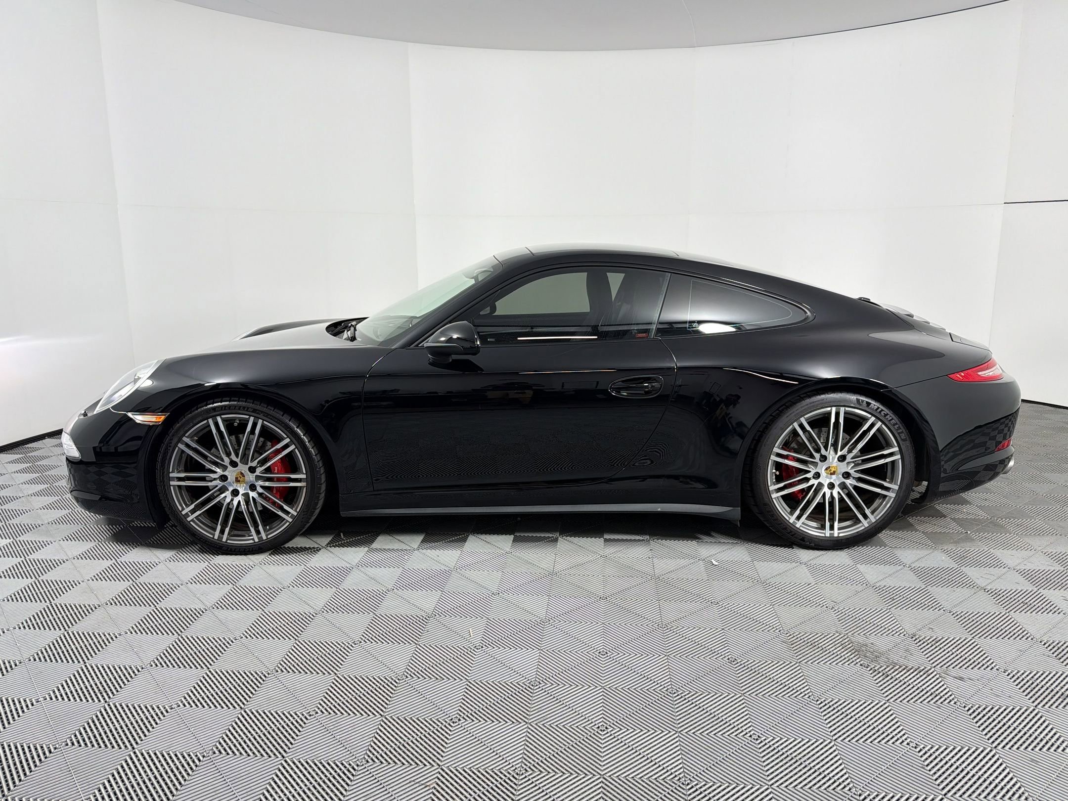 Certified 2015 Porsche 911 Carrera 4S AWD/4WD image 2