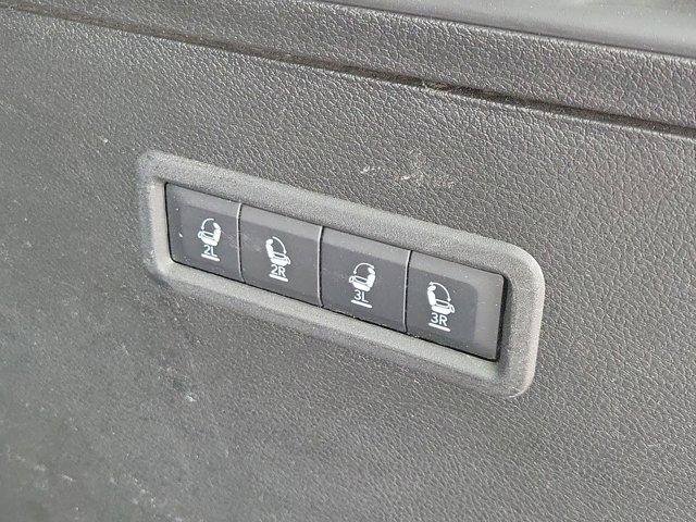 Used 2024 Jeep Wagoneer Series III AWD/4WD image 9
