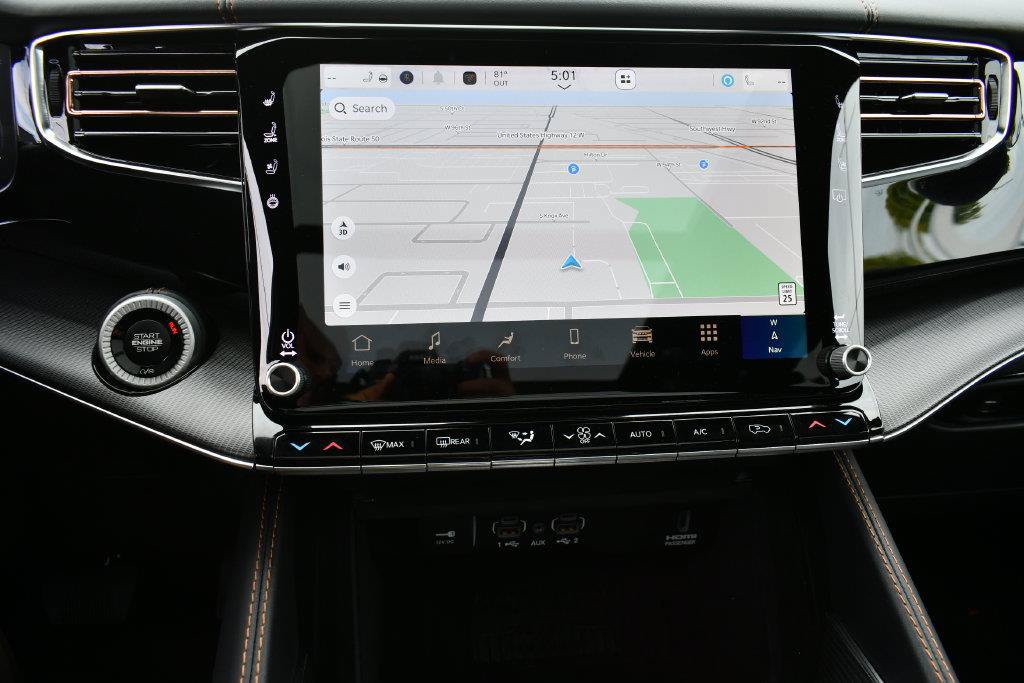 New 2026 Jeep Grand Wagoneer Summit AWD/4WD image 23