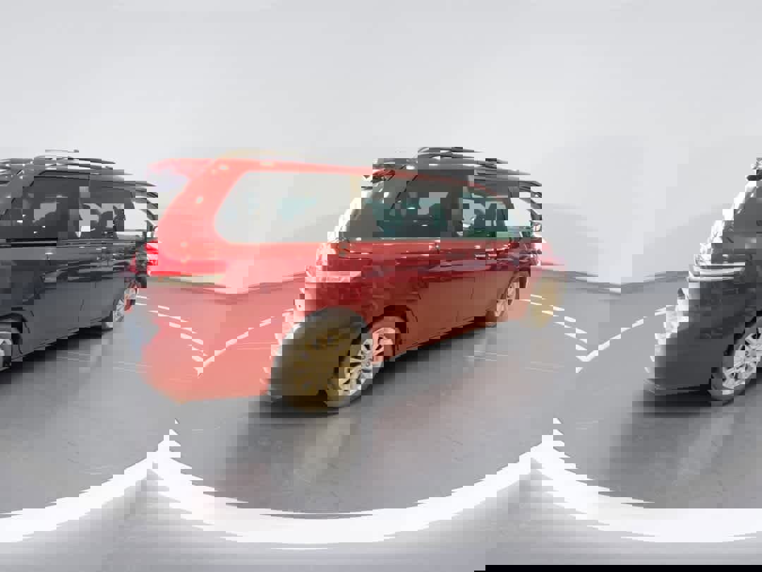 Used 2014 Toyota Sienna Limited image 8