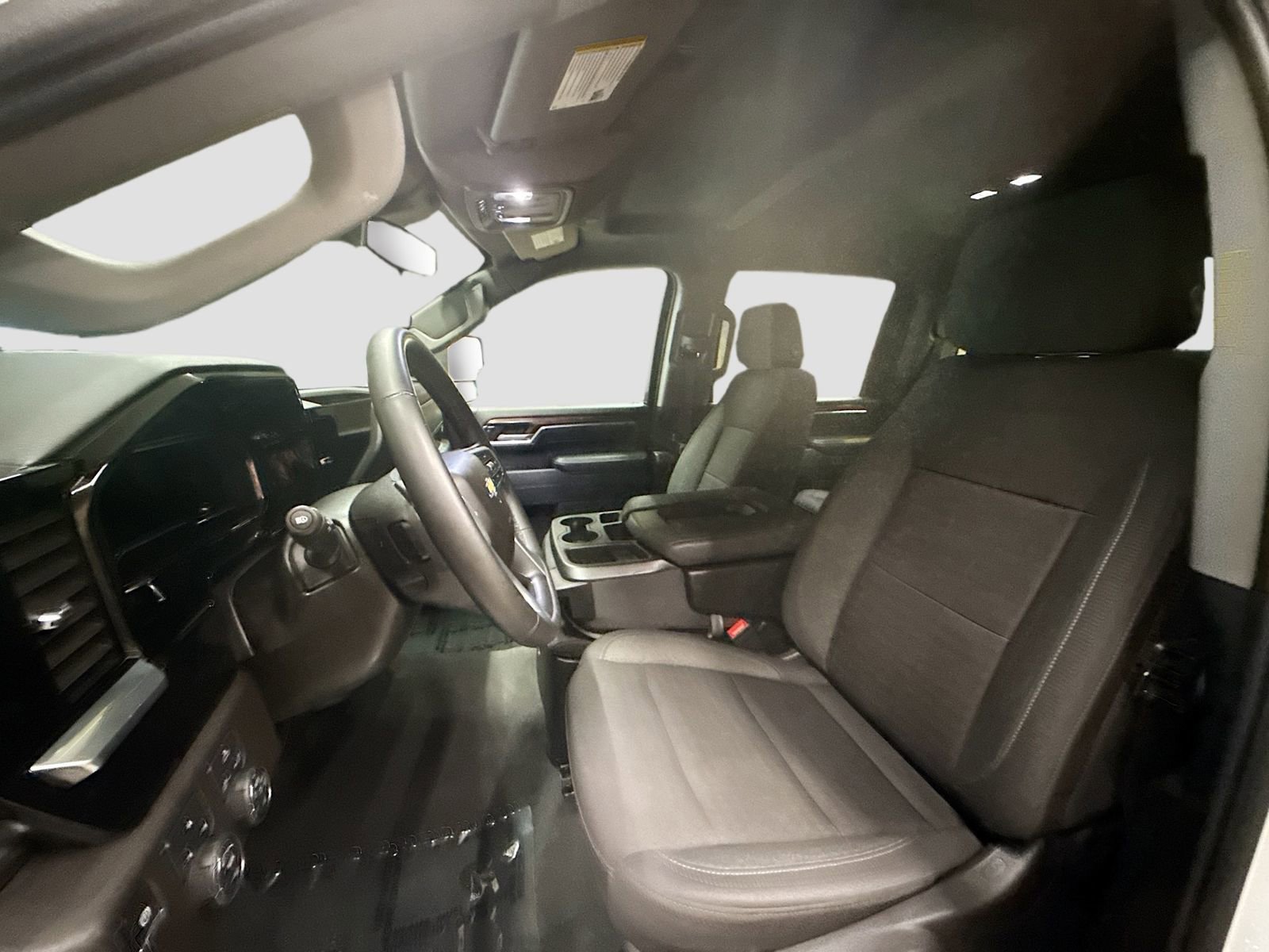 Used 2025 Chevrolet Silverado 2500 LT w/ Convenience Package image 23